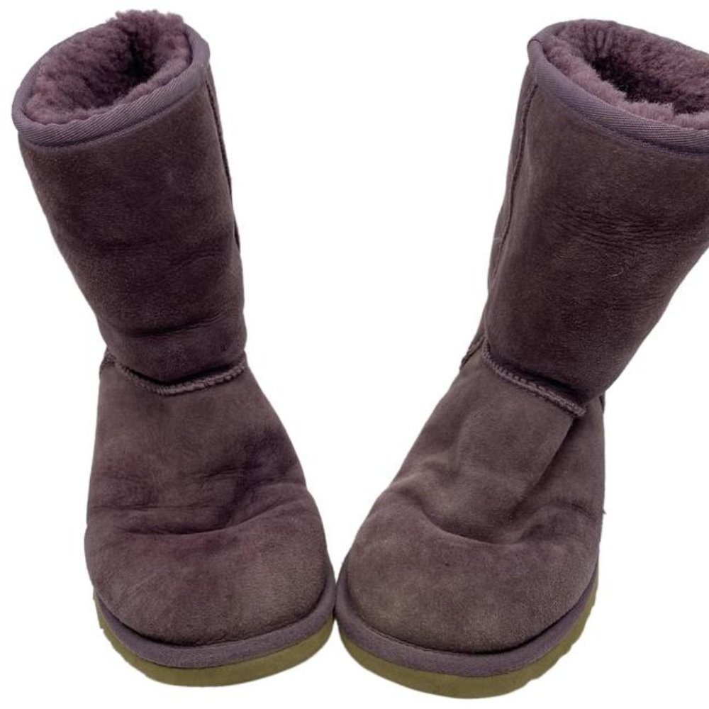 UGG Australia Classic Purple Colored Boots Size 6
